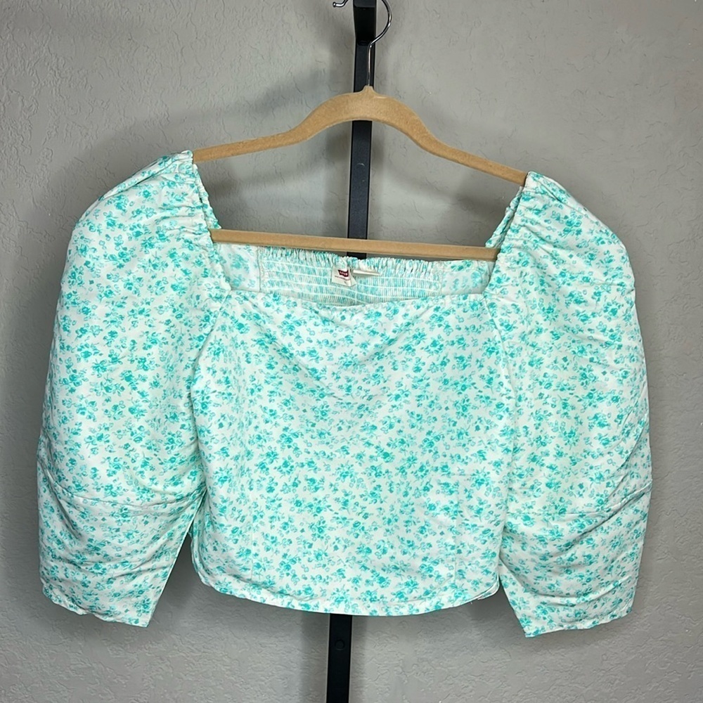 208 - Levis NWT Aqua & White Mid Sleeve Crop Top, Size Large